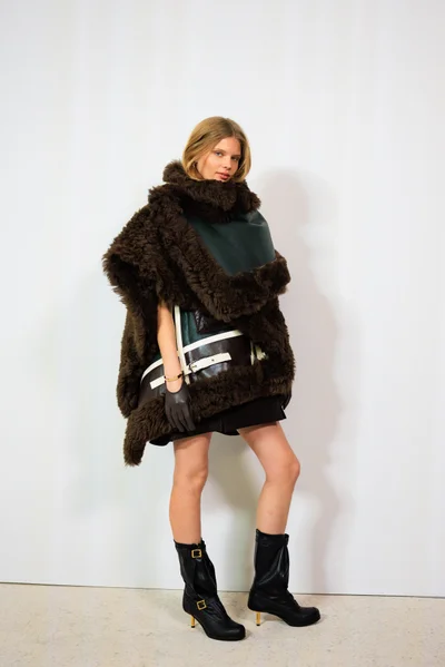 Look 18